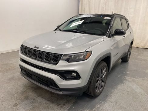 Used 2026 Jeep Compass Limited AWD/4WD image 3