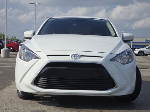 Used 2017 Toyota Yaris iA FWD image 9
