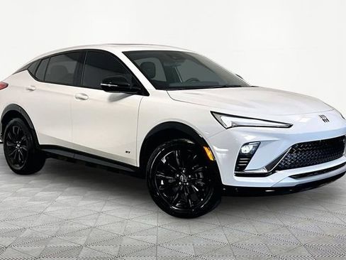 Used 2025 Buick Envista Sport Touring image 1