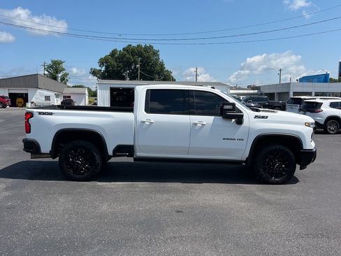 Used 2025 Chevrolet Silverado 2500 LTZ w/ Trail Boss Package AWD/4WD image 12