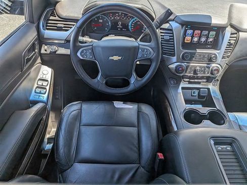 Used 2017 Chevrolet Suburban LT RWD image 16