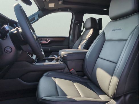 New 2026 GMC Yukon XL Denali w/ Denali Reserve Package AWD/4WD image 30