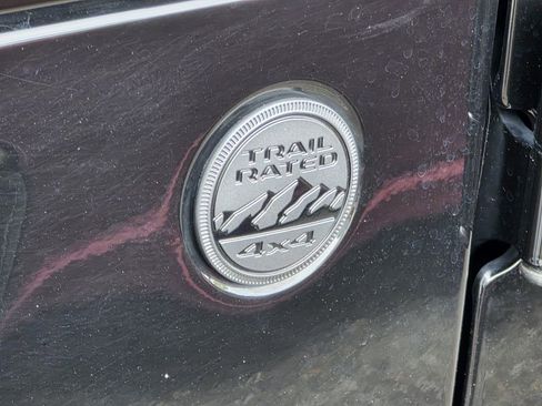 Used 2024 Jeep Gladiator Sport AWD/4WD image 32