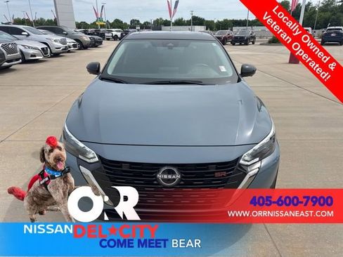Used 2025 Nissan Sentra SR w/ SR Premium Package FWD image 8