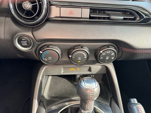 Used 2016 MAZDA MX-5 Miata Club image 20