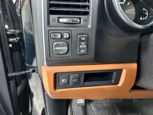 Used 2021 Toyota Sequoia Platinum AWD/4WD image 10