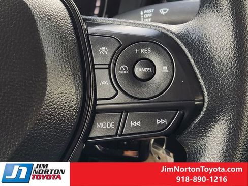 Used 2026 Toyota Corolla LE FWD image 27