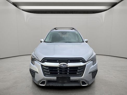 Used 2023 Subaru Ascent Touring image 8