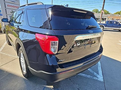 Used 2020 Ford Explorer XLT w/ Comfort Package image 11