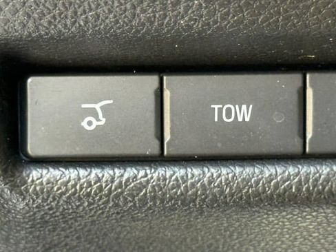Used 2017 Ford Explorer Limited w/ Equipment Group 301A FWD image 13