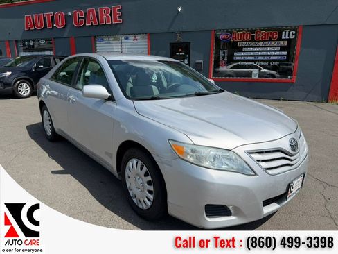 Used 2011 Toyota Camry FWD image 1