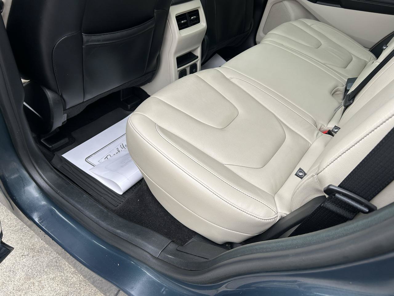 Used 2019 Ford Edge Titanium w/ Cold Weather Package AWD/4WD image 9