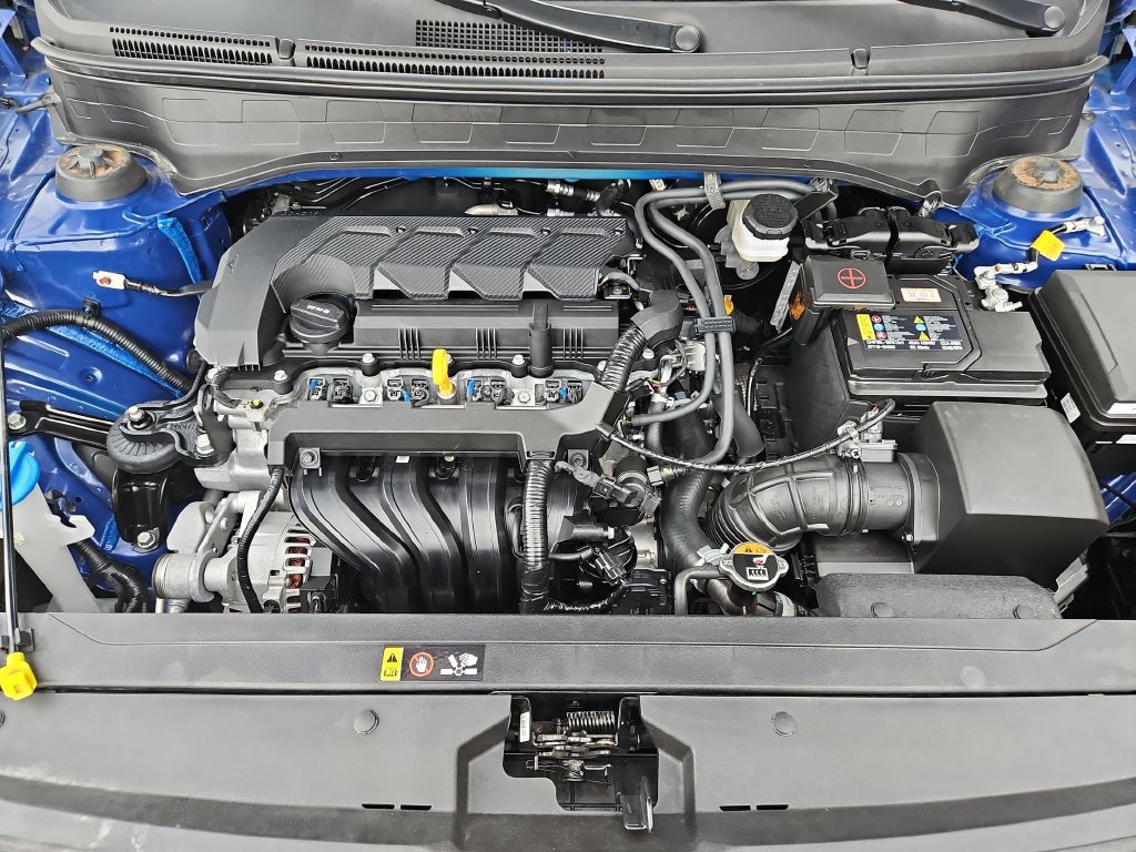 Used 2025 Hyundai Venue SEL FWD image 35