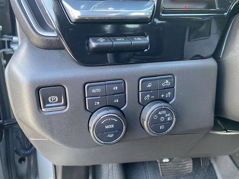 Used 2025 Chevrolet Silverado 1500 High Country AWD/4WD image 24