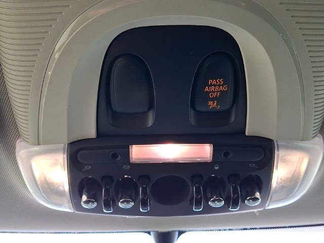 Used 2016 MINI Cooper 4-Door Hardtop FWD image 28