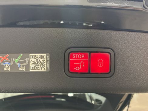 Used 2025 Mercedes-Benz GLC 300 GLC 300 image 6