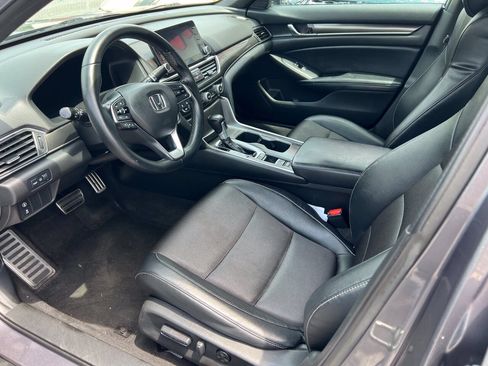 Used 2018 Honda Accord Sport image 7