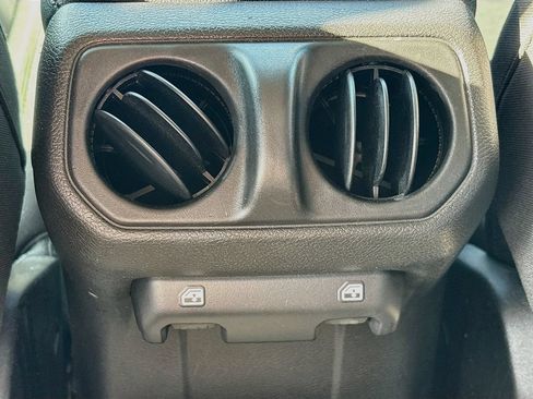 Used 2022 Jeep Wrangler Unlimited Sport AWD/4WD image 29
