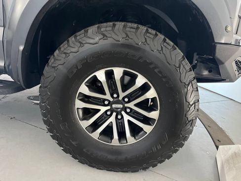 Used 2018 Ford F150 Raptor w/ Equipment Group 802A Luxury AWD/4WD image 17