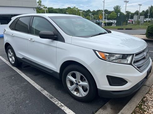 Used 2018 Ford Edge SE w/ Cargo Accessory Package FWD image 2