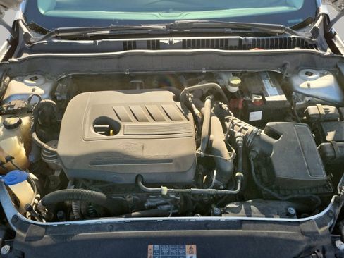 Used 2014 Ford Fusion SE w/ Equipment Group 202A image 8