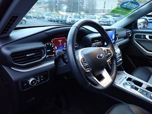 Certified 2023 Ford Explorer XLT w/ Equipment Group 202A image 15