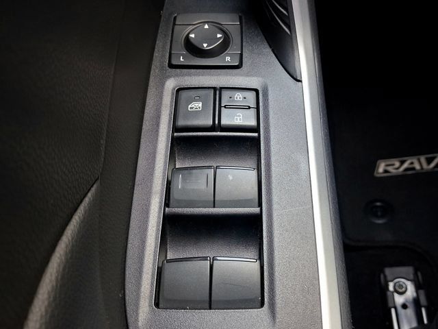 Used 2025 Toyota RAV4 LE FWD image 9
