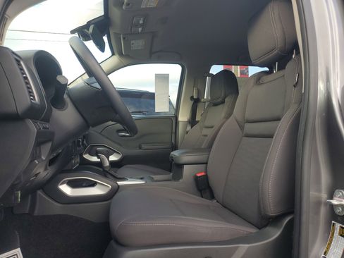 Certified 2024 Nissan Frontier SV w/ Technology Package image 17