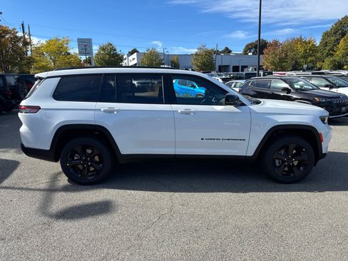 New 2025 Jeep Grand Cherokee L Limited w/ Black Appearance Package image 7