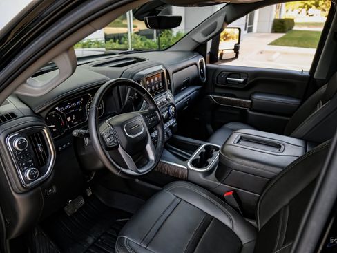 Used 2022 GMC Sierra 3500 Denali w/ Technology Package image 34