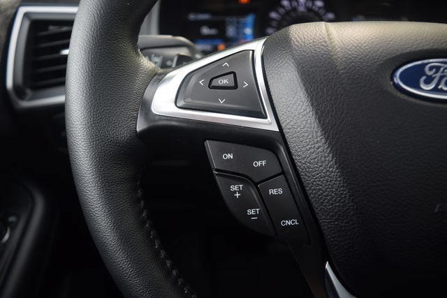 Used 2024 Ford Edge SEL w/ Convenience Package AWD/4WD image 6