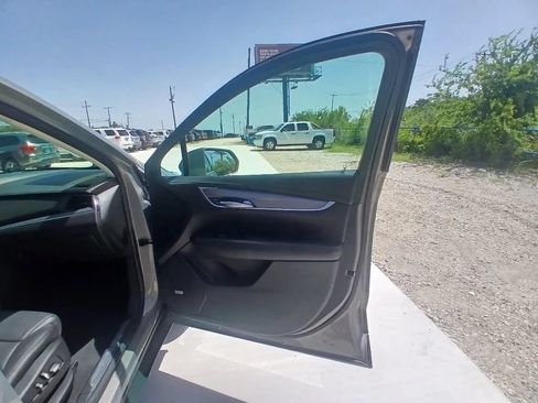 Used 2019 Cadillac XT5 Premium Luxury FWD image 21