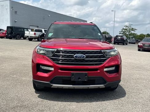 Used 2020 Ford Explorer XLT w/ Equipment Group 202A AWD/4WD image 10