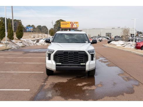 Used 2025 Toyota Tundra Limited image 2