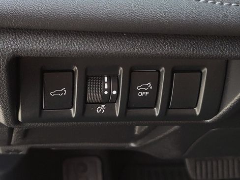Used 2021 Subaru Outback Touring AWD/4WD image 23