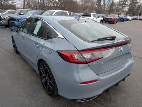 Used 2024 Honda Civic Sport Touring image 5