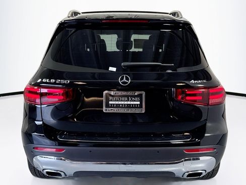 New 2025 Mercedes-Benz GLB 250 4MATIC image 6