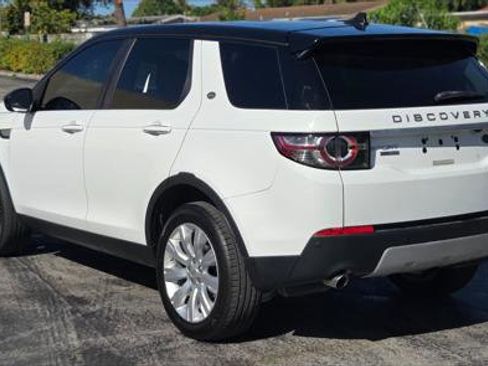 Used 2016 Land Rover Discovery Sport HSE Luxury image 4