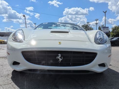 Used 2013 Ferrari California RWD image 4