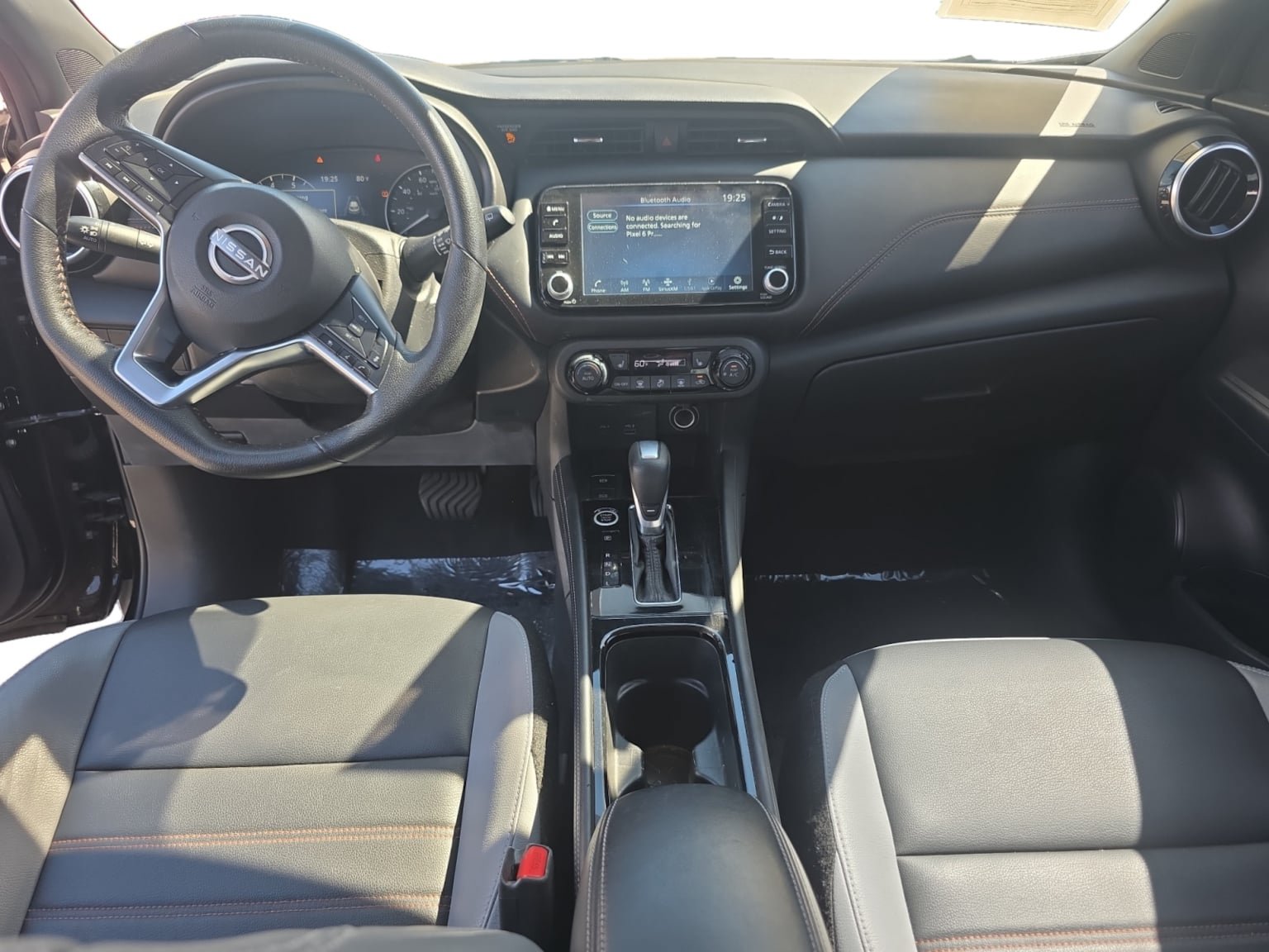 Used 2023 Nissan Kicks SR w/ SR Premium Package FWD image 12