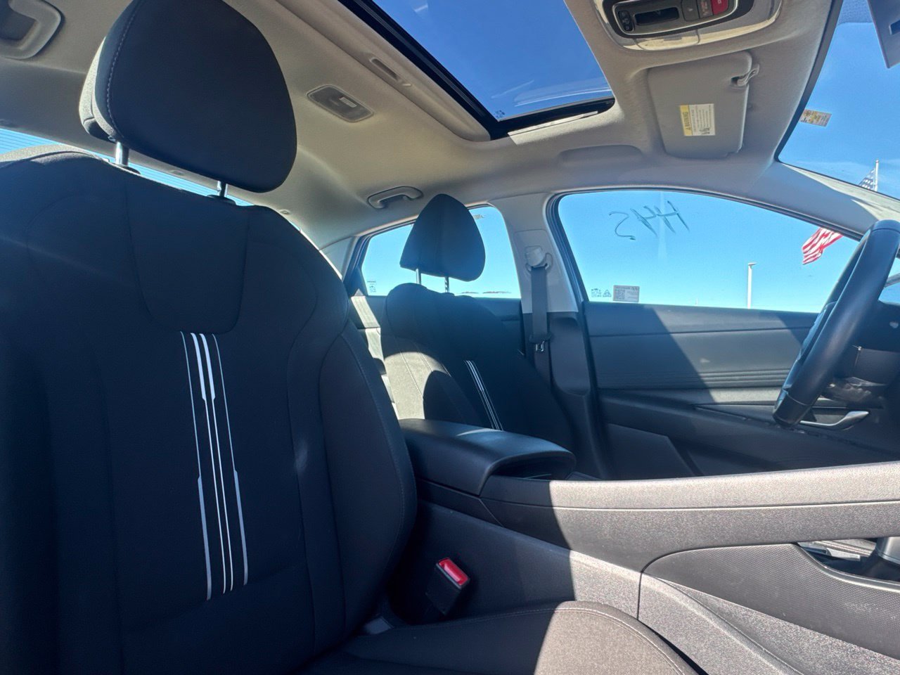 Used 2025 Hyundai Elantra SEL FWD image 38