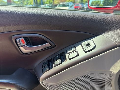 Used 2014 Hyundai Tucson Limited image 18