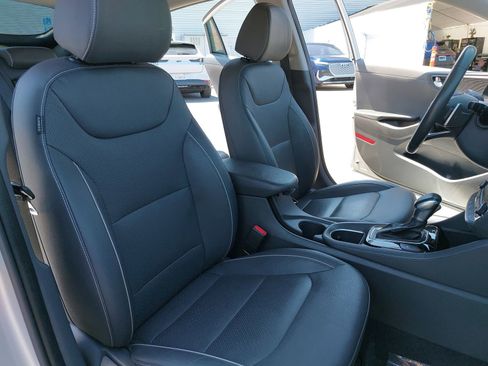 Used 2019 Hyundai Ioniq Limited FWD image 10