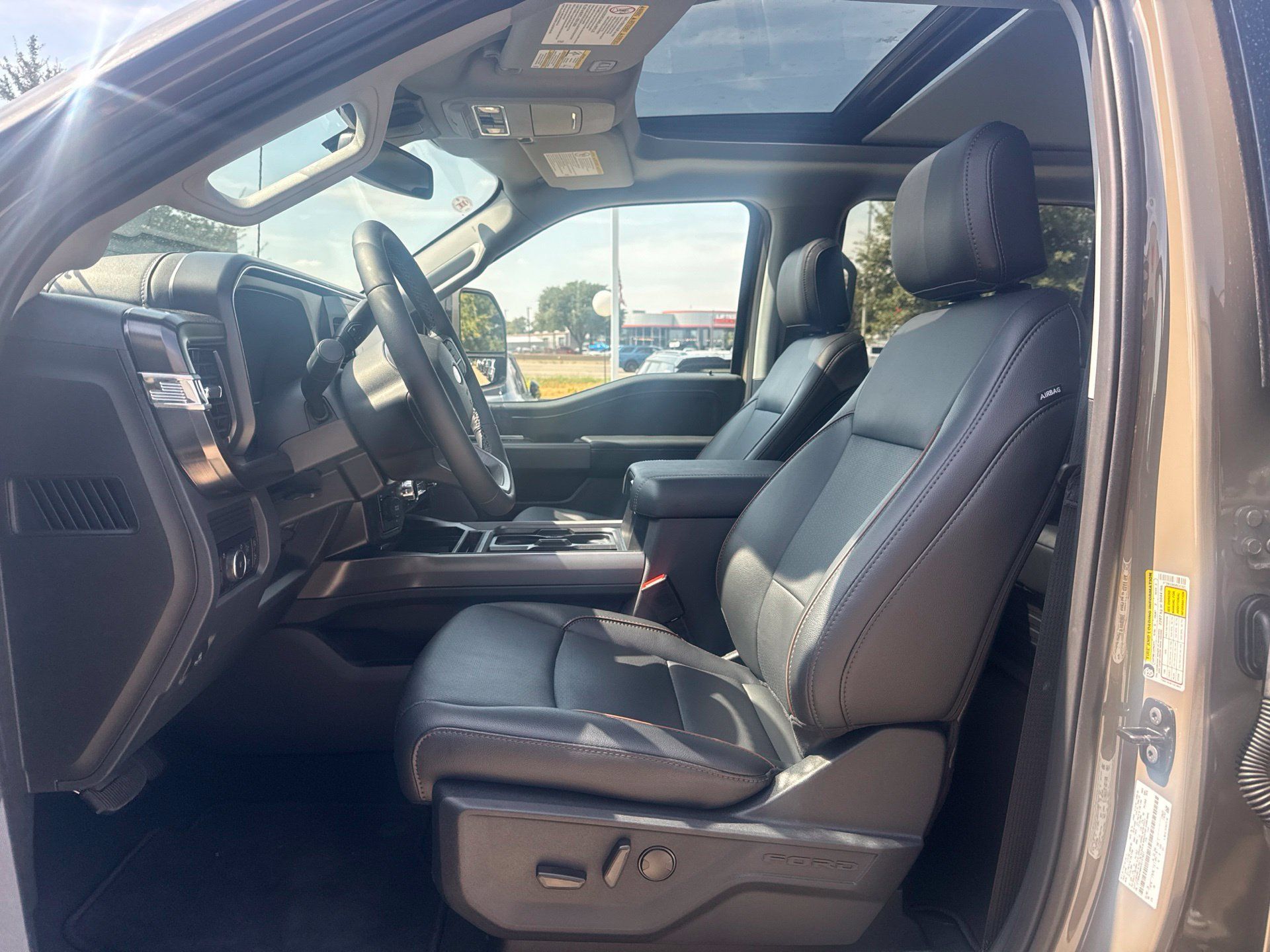 Used 2027 Ford F450 Lariat AWD/4WD image 7