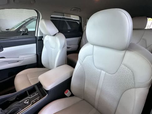 Certified 2023 Kia Sorento S FWD image 14