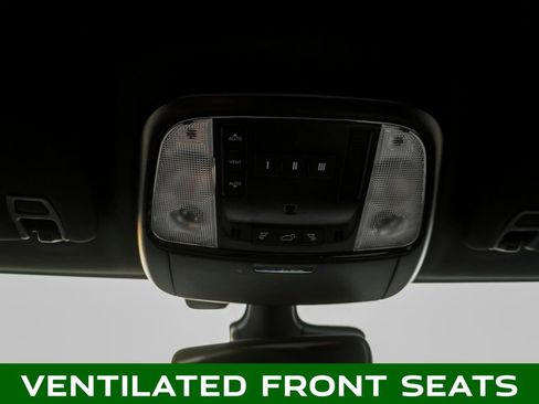 Used 2025 Dodge Durango R/T image 31