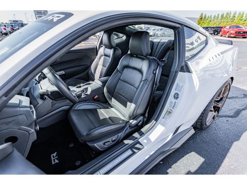 Used 2025 Ford Mustang GT Premium w/ GT Performance Package image 8