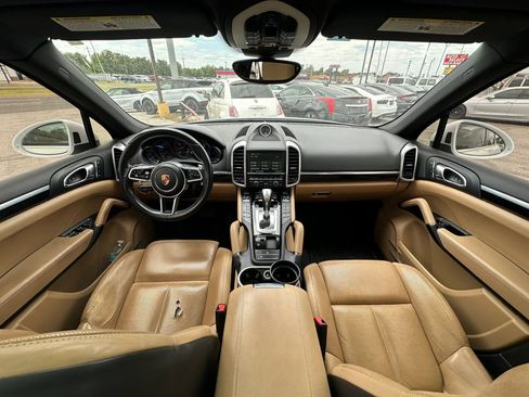 Used 2016 Porsche Cayenne AWD/4WD image 11