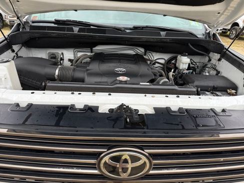 Used 2021 Toyota Tundra Limited w/ Limited Premium Package AWD/4WD image 30