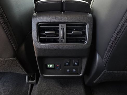 Used 2025 Nissan Rogue Platinum w/ Tech Package FWD image 20